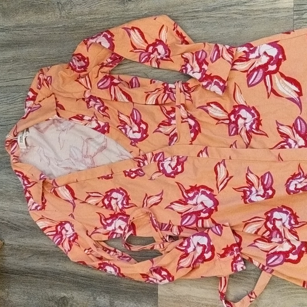 NWOT Diane Von Furstenburg Floral Wrap Dress - Picture 7 of 7